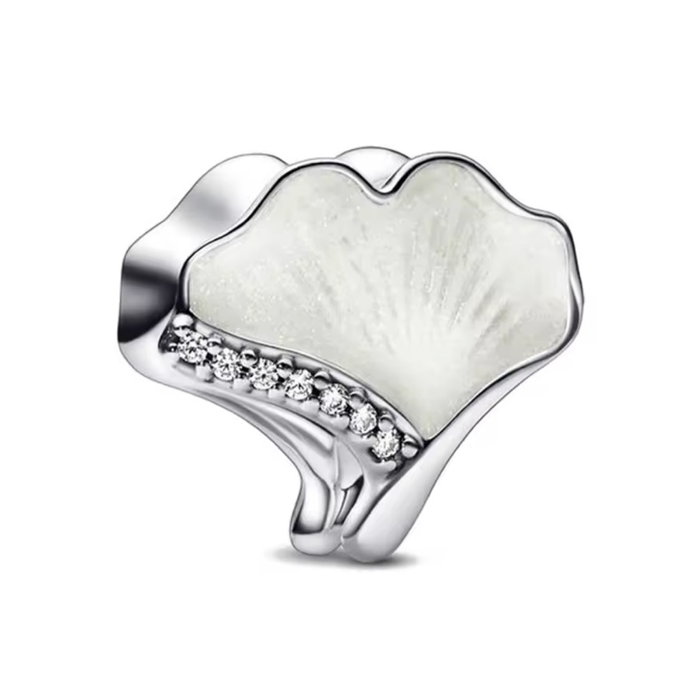 NWOT Gingko Leaf Sparkling Charm Sterling Silver 925